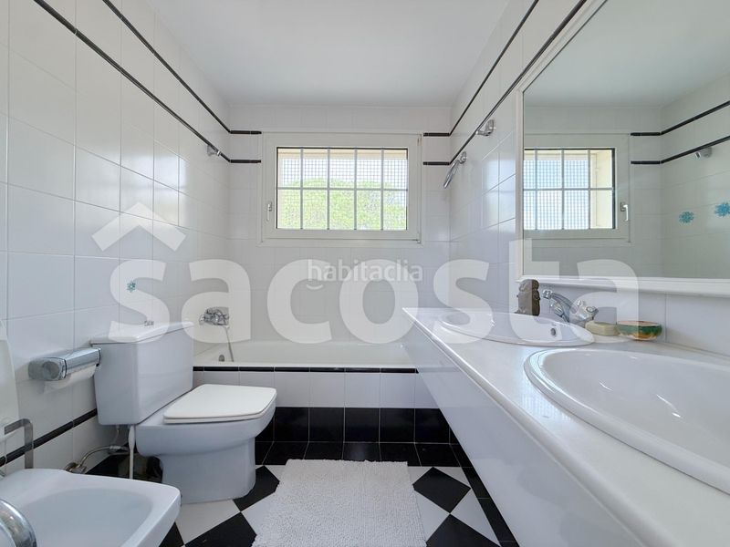 Foto 7bee42a4-72f3-4e85-993a-22d05f93fa72. Casa a calle gavines 3 a Montgoda Lloret de Mar