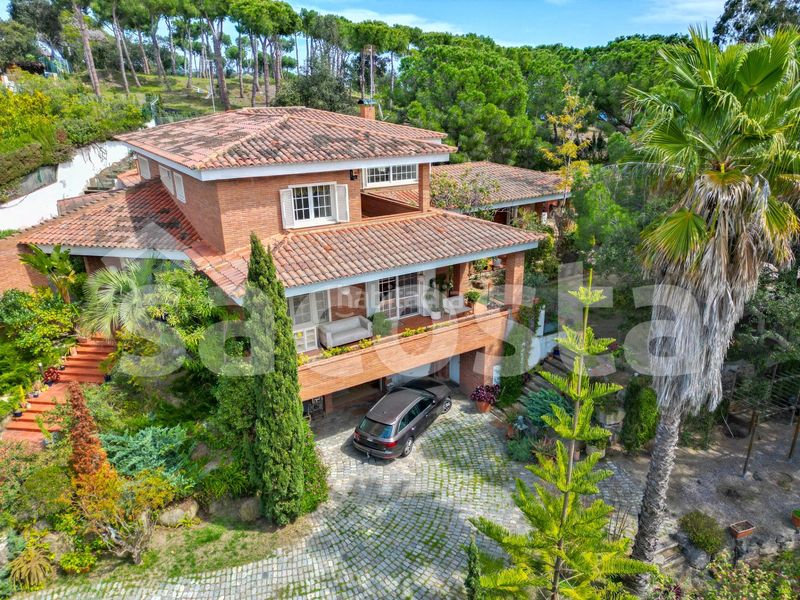 Foto a2f3df6d-bcd5-47bd-afa6-0351f880f5cc. Casa a calle gavines 3 a Montgoda Lloret de Mar