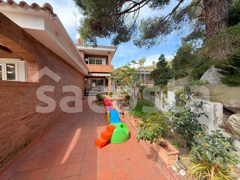 Foto b106d12c-9197-49f3-9345-5d36d01efddc. Casa a calle gavines 3 a Montgoda Lloret de Mar