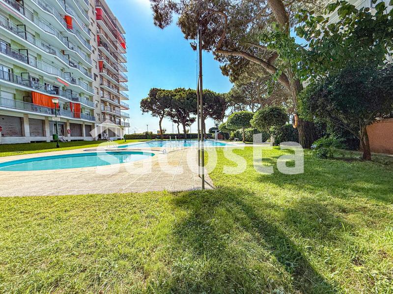 Foto 3abc9fa6-cb5f-414c-aed7-f33fd665ce67. Appartamento con parcheggio piscina in Els Pins Blanes