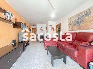 Piso  America. Luminoso piso a solo 250 metros de la playa en fenals, lloret de