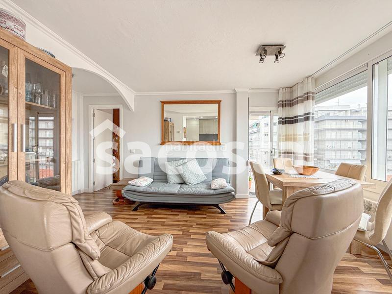 Foto 8a138b4d-3cf3-411e-9e25-f7d5a7b5aa6d. Piso descubre tu nuevo hogar en Els Pins, en Els Pins Blanes