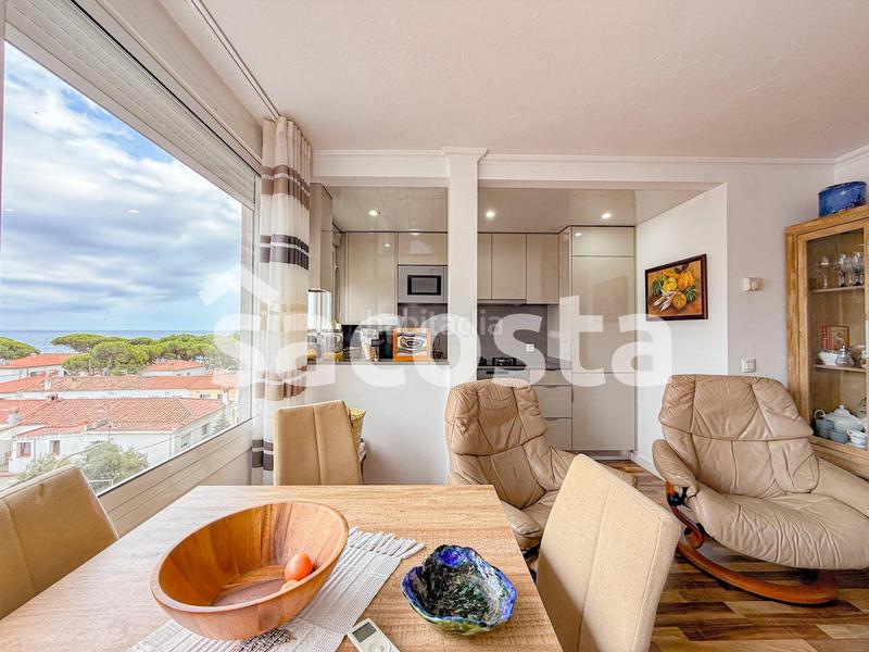 Foto da5e4f92-84dc-499a-8596-9f18d400e829. Piso descubre tu nuevo hogar en Els Pins, en Els Pins Blanes