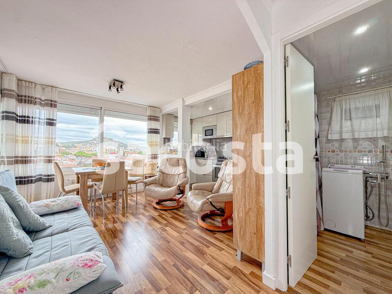 Foto ee94a3db-07cf-4bf0-a2f6-7dcb873b3e27. Piso descubre tu nuevo hogar en Els Pins, en Els Pins Blanes