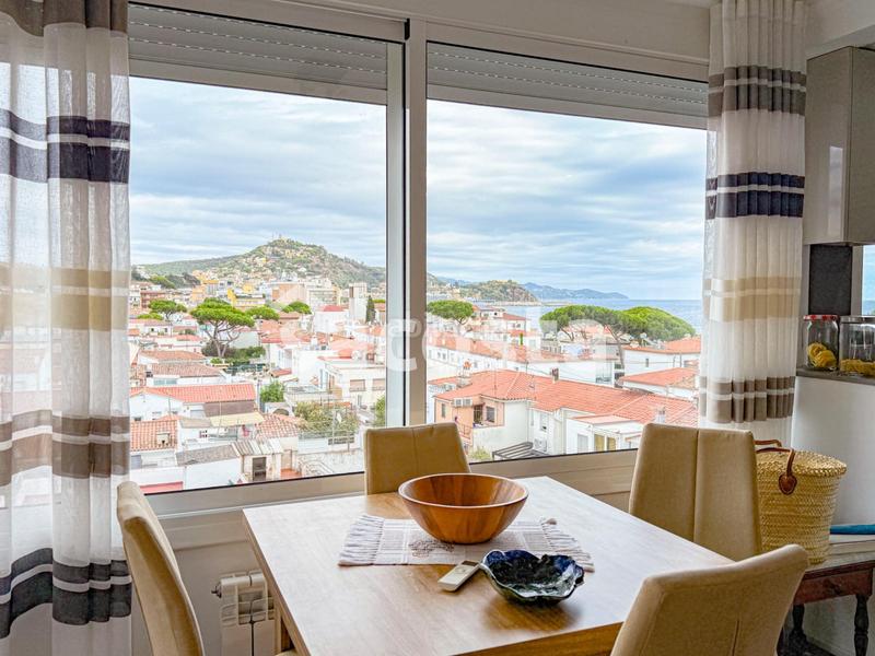 Foto f714d618-406c-43ac-bed7-f0c040649804. Piso descubre tu nuevo hogar en Els Pins, en Els Pins Blanes