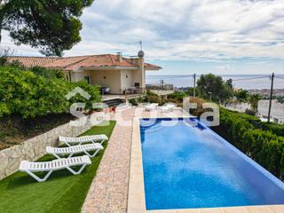 Casa in Roca Grossa. Casa con amplia parcela y jardín en roca grossa, lloret de mar