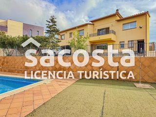 Casa  Benidorn. Casa en venta exclusiva con licencia turística  els pinars, llor