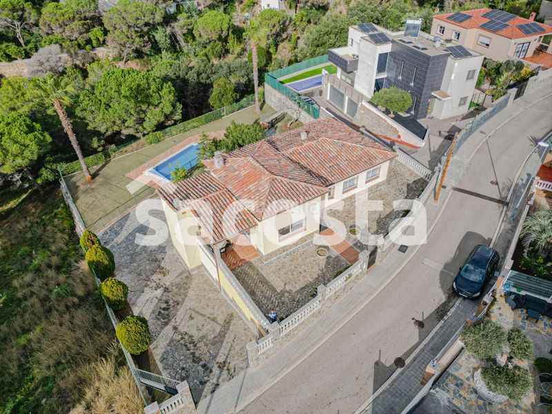 Foto 42d29031-6b98-4198-8c3e-4a7c3f0435a7. Casa amb calefacció aparcament piscina a Lloret Verd - Els Pinars Lloret de Mar