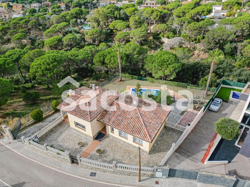 Foto 68b3bc6d-913e-4e7a-9191-b2c657b820bc. Casa amb calefacció aparcament piscina a Lloret Verd - Els Pinars Lloret de Mar