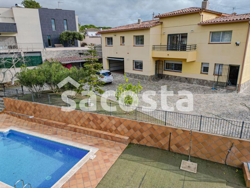 Foto 84bf6fbe-0440-4bd4-98e8-ff193fe41813. Casa amb calefacció aparcament piscina a Lloret Verd - Els Pinars Lloret de Mar