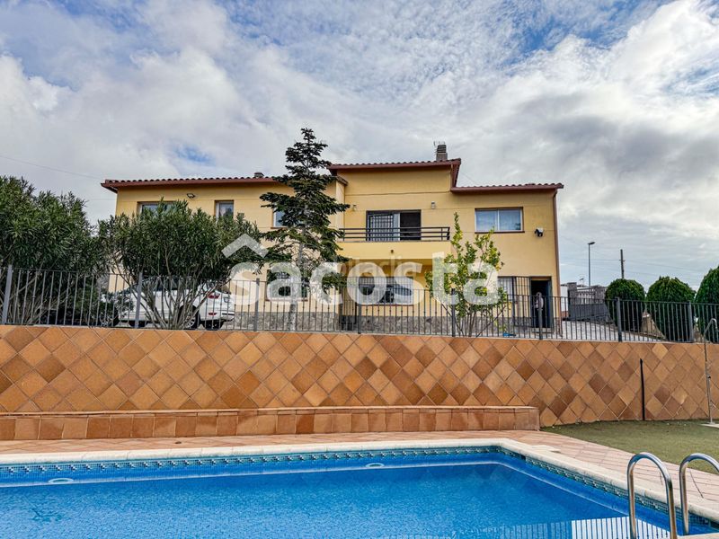 Foto cb48ef7d-f258-4a06-8509-45dcb3ba4f0d. Casa amb calefacció aparcament piscina a Lloret Verd - Els Pinars Lloret de Mar