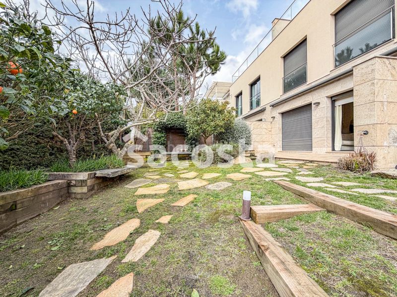 Foto 4bfe3594-8ba3-4cfc-94d6-5781f8150a7c. Casa adossada amb aparcament piscina a Santa Clotilde Lloret de Mar