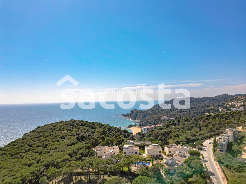 Foto 6750e69d-d45e-4cd5-8e77-74bafc350c3e. Casa adossada amb aparcament piscina a Santa Clotilde Lloret de Mar