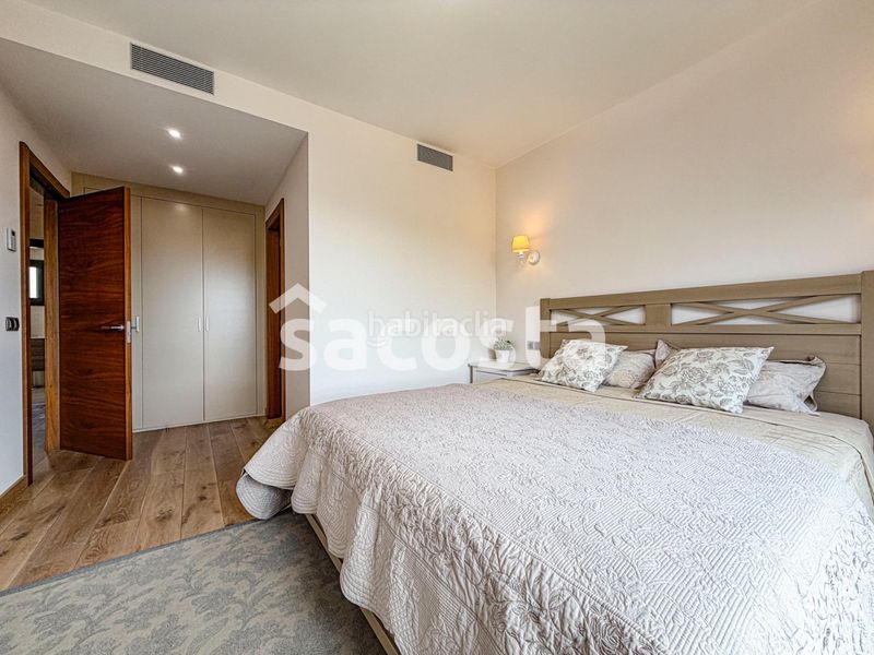 Foto b0501fcc-c7ed-44fb-ac01-6dc754f8916b. Casa adossada amb aparcament piscina a Santa Clotilde Lloret de Mar