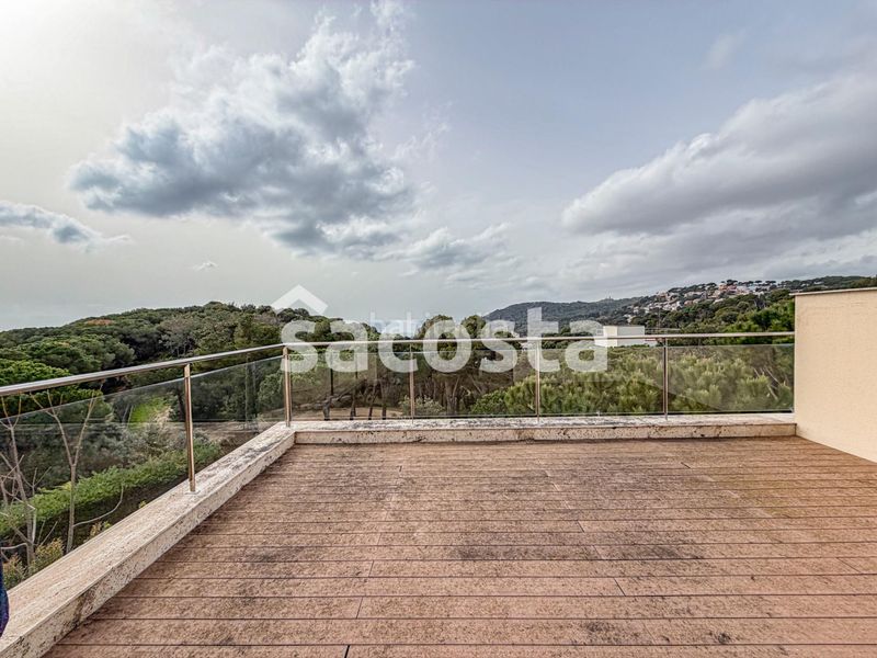 Foto b727dfbc-1373-4a31-a8ef-703ec0badb6a. Casa adossada amb aparcament piscina a Santa Clotilde Lloret de Mar