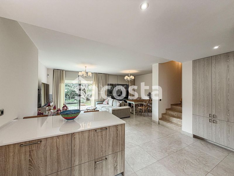 Foto d485b7f1-4b34-4451-aa33-f03af4ab6233. Casa adossada amb aparcament piscina a Santa Clotilde Lloret de Mar