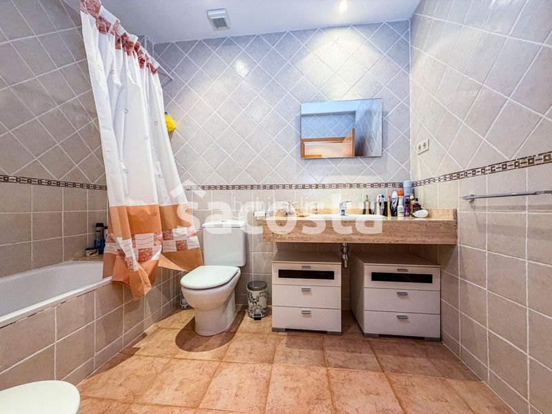 Foto 104552ef-4436-4c58-89c0-993427e2ce80. Casa adossada amb calefacció aparcament piscina a Lloret de Mar