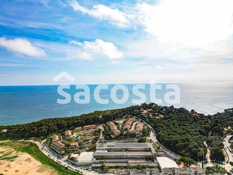 Foto 25bd1db0-fa0f-4854-a129-b93981d8eba5. Casa adossada amb calefacció aparcament piscina a Lloret de Mar