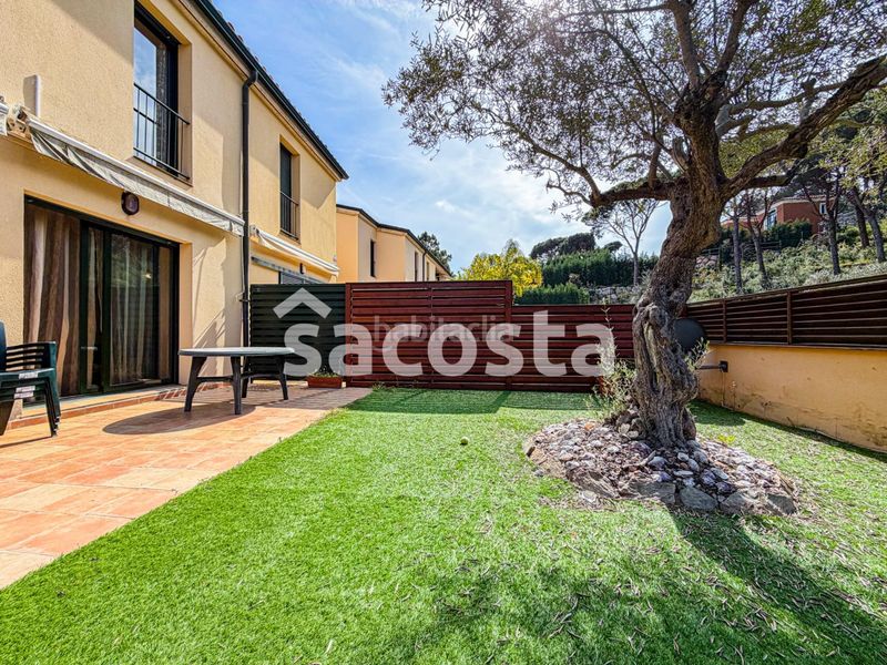 Foto 8ff04a1e-66c6-4b95-9c43-0b8415a36167. Casa adossada amb calefacció aparcament piscina a Lloret de Mar