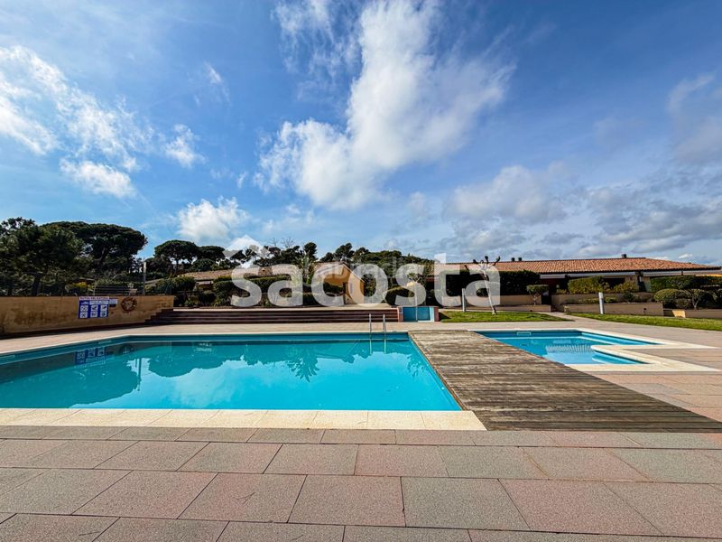Foto 932dbd2b-79ff-4a48-a3c1-13435b098708. Casa adossada amb calefacció aparcament piscina a Lloret de Mar