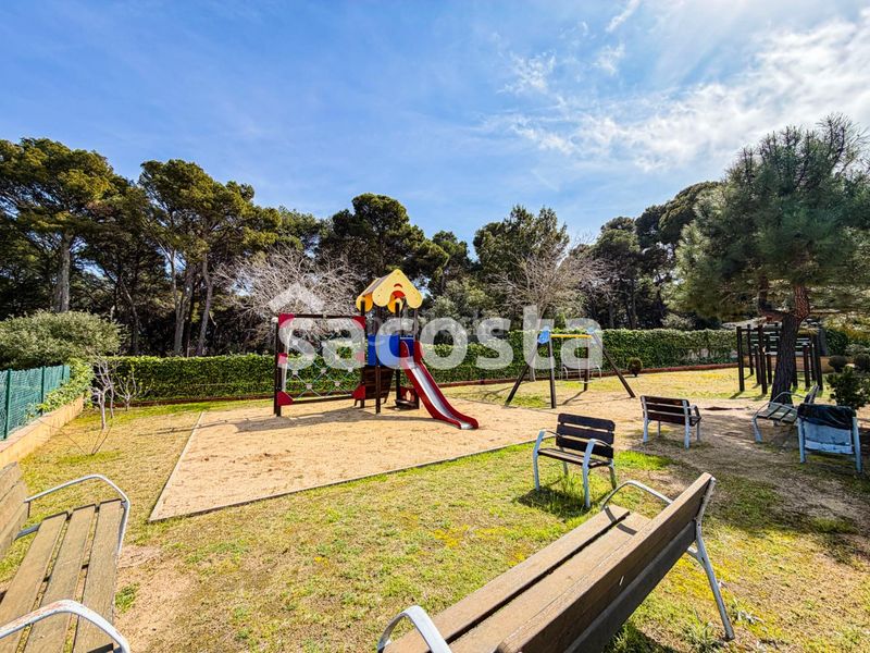 Foto a36438cb-4877-4320-993e-7117cf50da94. Casa adossada amb calefacció aparcament piscina a Lloret de Mar