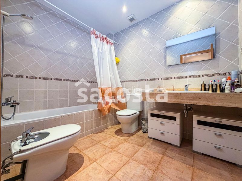 Foto a6fe60de-8968-4285-8706-81e99adada04. Casa adossada amb calefacció aparcament piscina a Lloret de Mar