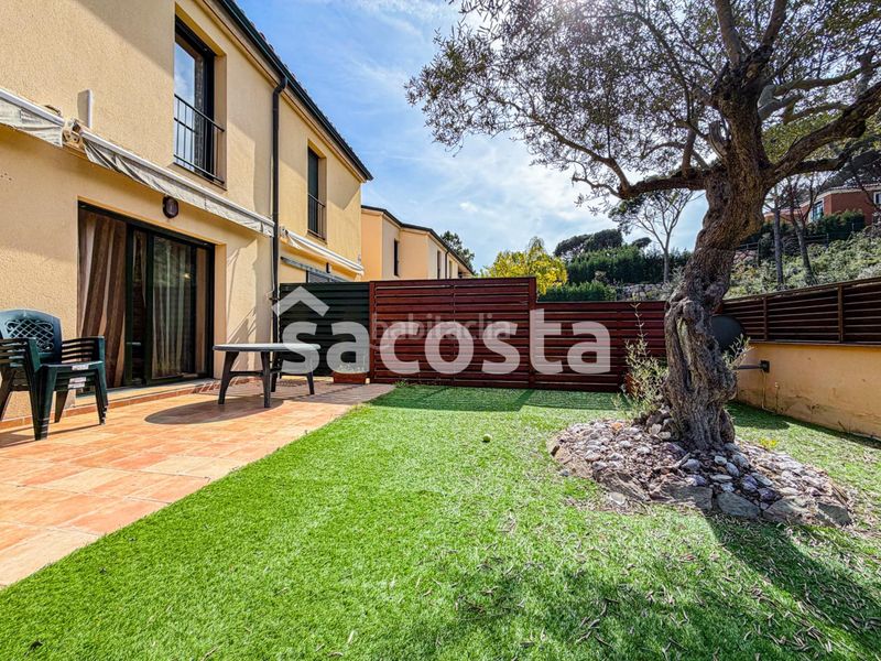 Foto eae79ae8-3386-43aa-a2bf-a2b854a6057b. Casa adossada amb calefacció aparcament piscina a Lloret de Mar