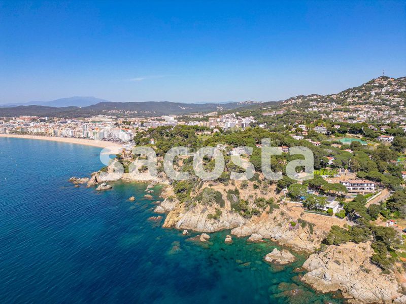 Foto 5bf189ff-c8b1-44e3-8f3f-0bae008ab39e. Casa a cala d'en simon 10 a Montgoda Lloret de Mar