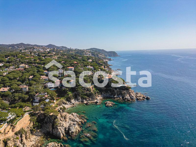 Foto eb8a228b-2925-40ba-89f5-f9a8373082d5. Casa a cala d'en simon 10 a Montgoda Lloret de Mar