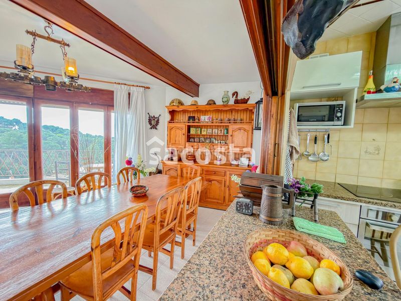 Foto 075ea059-8aba-4971-aa5d-188abc68ff21. Casa amb calefacció aparcament a Mas Romeu Lloret de Mar