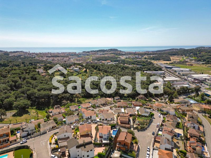 Foto 82f7a017-12f7-45cc-9dc7-a2e84e9a8d8f. Casa amb calefacció aparcament a Mas Romeu Lloret de Mar