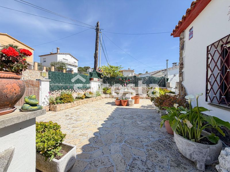 Foto c45a449b-59ee-4fee-b9f4-844ce28f2583. Casa amb calefacció aparcament a Mas Romeu Lloret de Mar