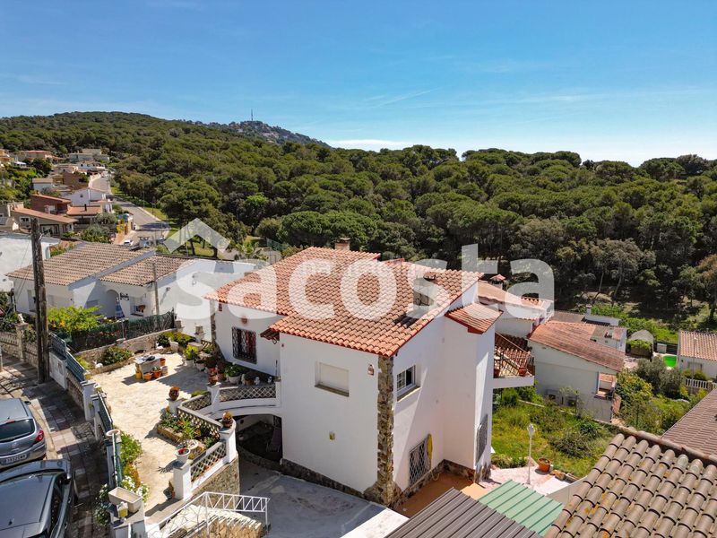 Foto c82f88be-4b2a-4372-a30e-37f19349331c. Casa amb calefacció aparcament a Mas Romeu Lloret de Mar
