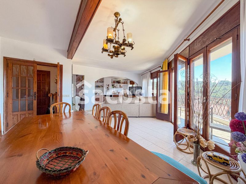 Foto f67adc34-1ced-491b-b98c-4b5dbbec1437. Casa amb calefacció aparcament a Mas Romeu Lloret de Mar