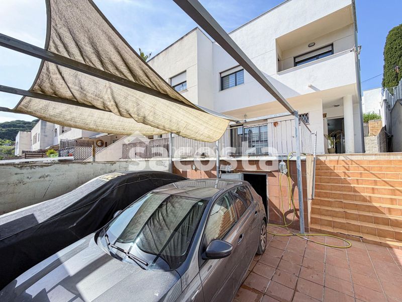 Foto 54f03e38-aee6-4a8a-a38c-ba5a6df7d2ce. Casa adossada amb calefacció aparcament piscina a Canet de Mar