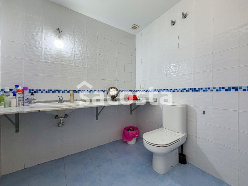 Foto b7802a4f-ec44-4277-9a42-79f80ec968e2. Casa adossada amb calefacció aparcament piscina a Canet de Mar