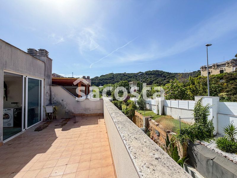Foto dd159c89-6025-4d31-88c8-f19d19cab929. Casa adossada amb calefacció aparcament piscina a Canet de Mar