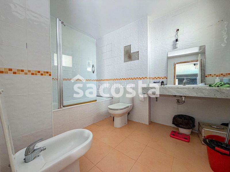 Foto e15bf7b3-ecd1-49d8-8f7a-19ccbd809f6a. Casa adossada amb calefacció aparcament piscina a Canet de Mar