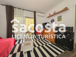 Etagenwohnung in Els Pavos. Piso con licencia turística a 700 m del mar en els pavos, blanes