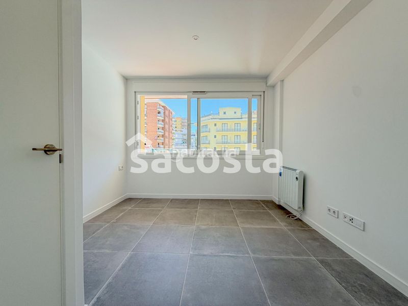 Foto a883ca16-fe8b-44d8-a10a-cb8517e7ebe3. Pis amb calefacció piscina a Els Pins Blanes