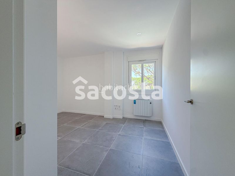 Foto f80d1729-1afe-4199-9d1a-957928f9d837. Pis amb calefacció piscina a Els Pins Blanes