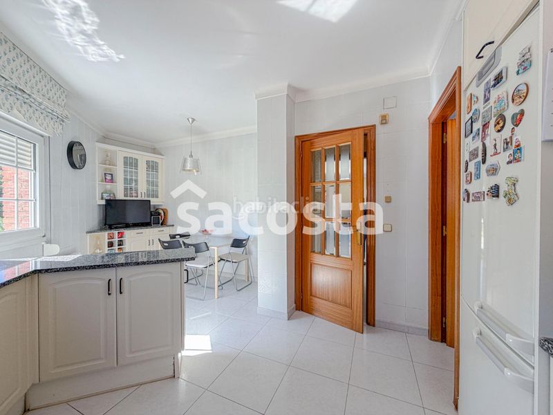 Foto dcaaa894-c93c-492c-9376-7ff067553889. Casa adossada amb calefacció aparcament a Centre Pineda de Mar