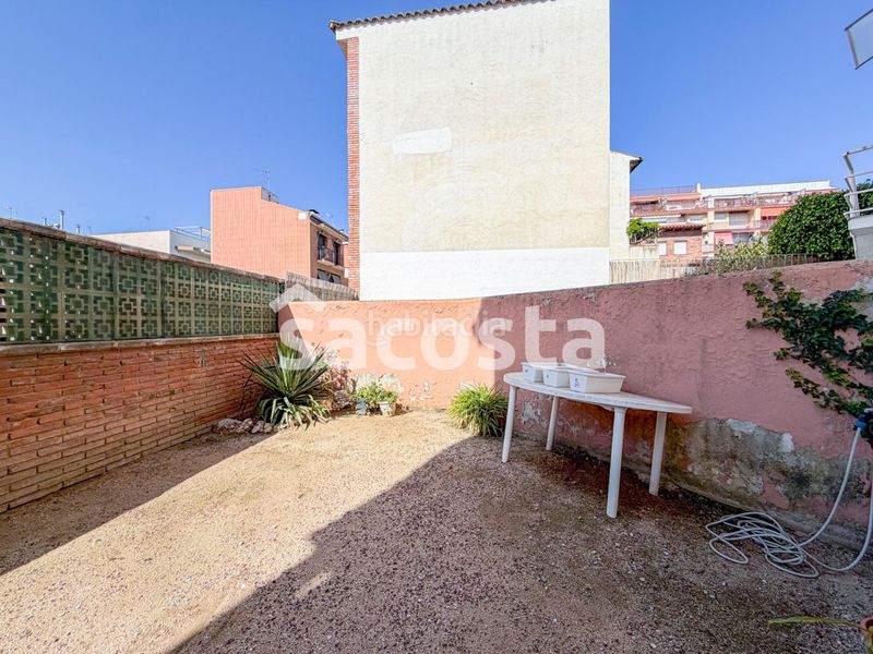 Foto ed816488-0a30-4e94-81a6-f694fb821c79. Casa adossada amb calefacció aparcament a Centre Pineda de Mar