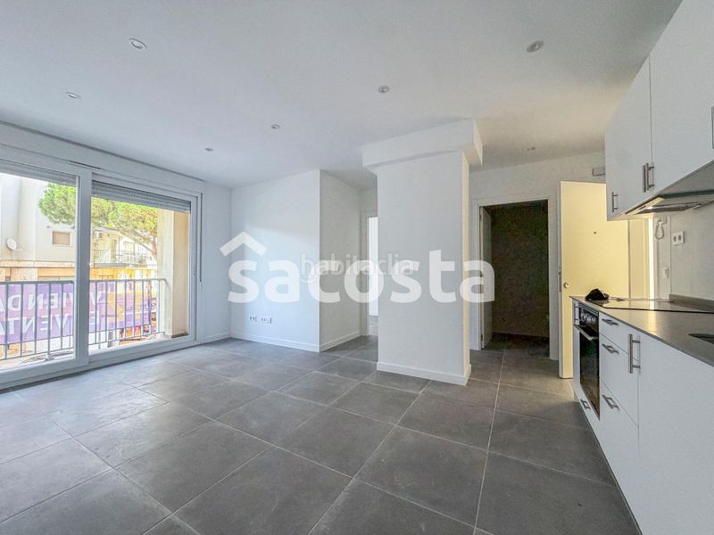 Foto 8aa87164-4b0e-4932-934a-604e89453b7b. Flat with pool in Els Pins Blanes
