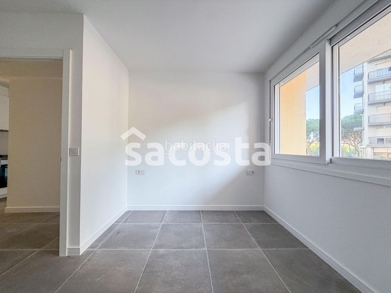 Foto b74cc768-9bd8-42b4-ae06-08ef0910f46c. Flat with pool in Els Pins Blanes