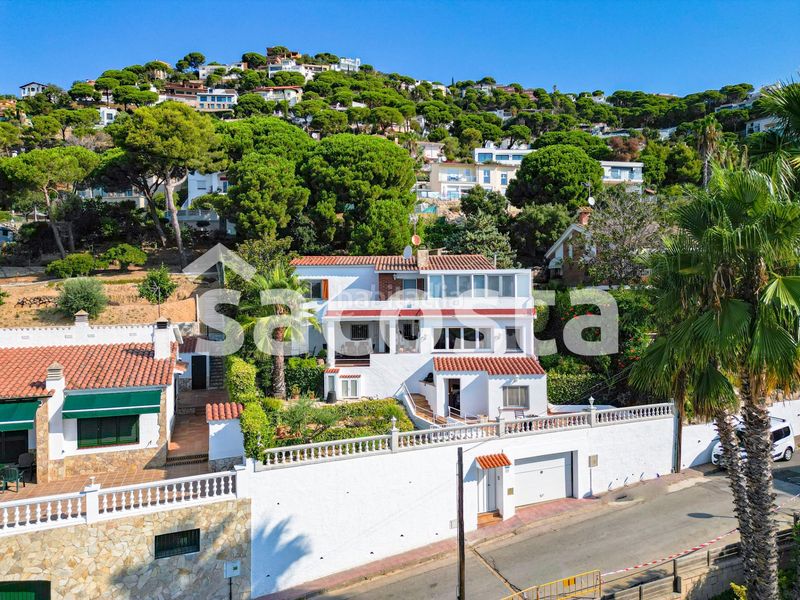 Foto 1ccd2f7c-6d93-4d90-9acf-4dac5511ee8b. Casa con riscaldamento parcheggio in Roca Grossa Lloret de Mar