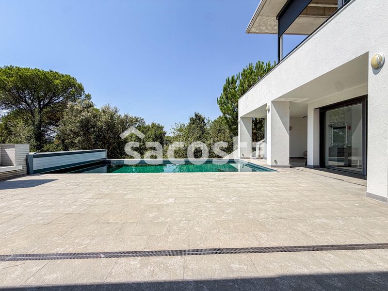 Foto 5e45e650-4c97-453e-b5ee-e869a5c40d3f. Casa amb calefacció aparcament piscina a Caldes de Malavella