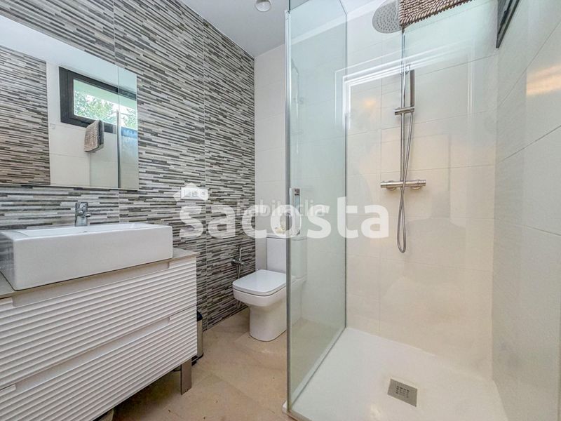 Foto ac53e699-39e6-4bfb-b7a9-b2b557ff0a9f. Casa amb calefacció aparcament piscina a Caldes de Malavella
