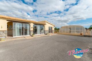 Xalet  Lugar torrellano bajo parc 1. Chalet independiente con 10.000 m2 de parcela