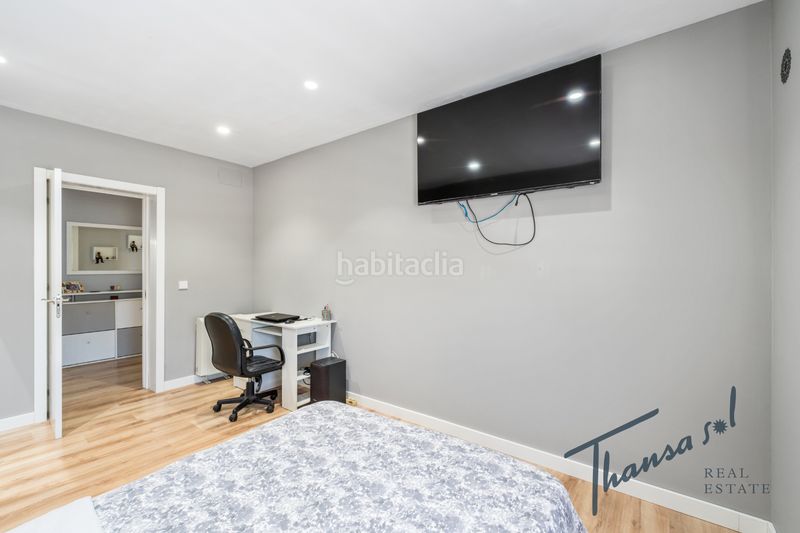 Foto 10f17ed7-8dbd-4b01-ae5e-88b7660e4cc7. Masia amb xemeneia calefacció aparcament piscina a Alicante